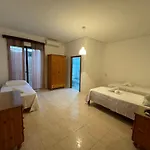 Appartement Paradise 1 *