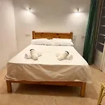 Appartement Paradise 1 *