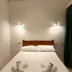 Appartement Paradise 1 *